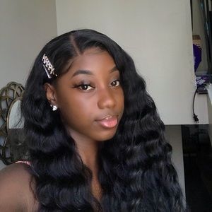 Meet your Posher, Akilah